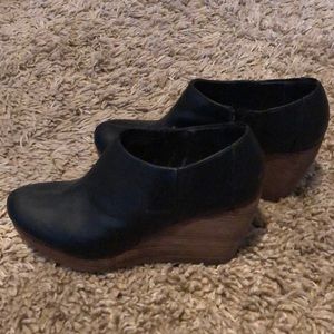 Dr. Schools Black Wedges